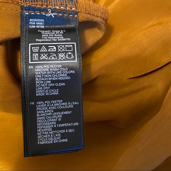 FREE ADD ON/PRICE NEGOTIABLE - Forever 21 shorts - Picture 4 of 5